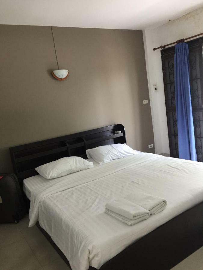 Escobar Guesthouse ジョムティエンビーチ エクステリア 写真