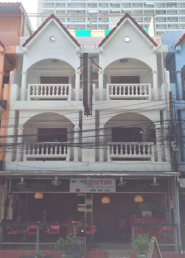 Escobar Guesthouse ジョムティエンビーチ エクステリア 写真