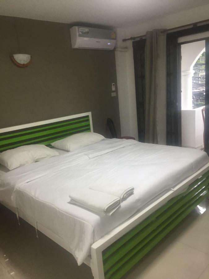 Escobar Guesthouse ジョムティエンビーチ エクステリア 写真