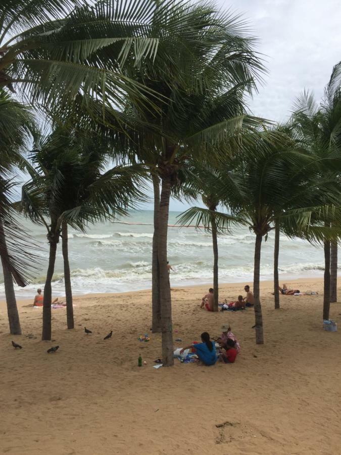 Escobar Guesthouse ジョムティエンビーチ エクステリア 写真