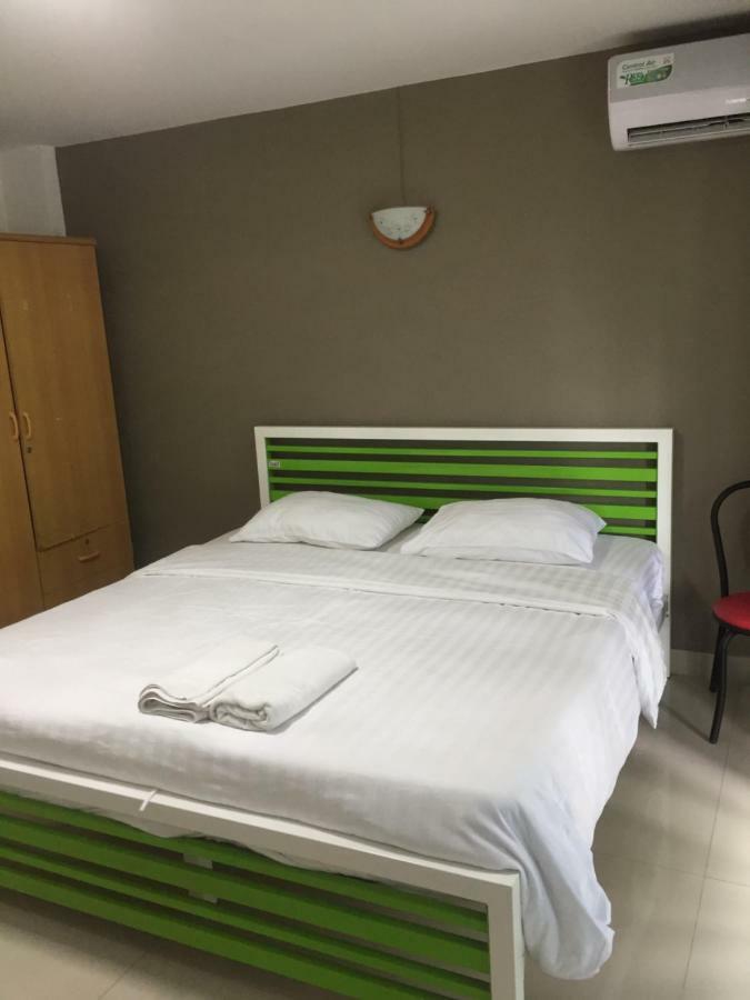 Escobar Guesthouse ジョムティエンビーチ エクステリア 写真