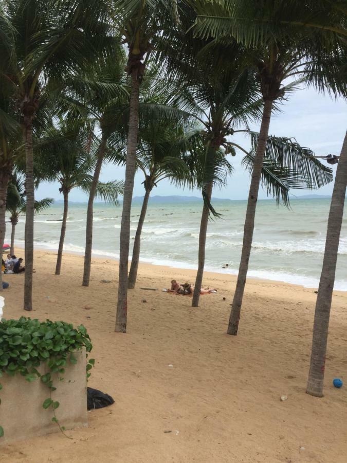 Escobar Guesthouse ジョムティエンビーチ エクステリア 写真