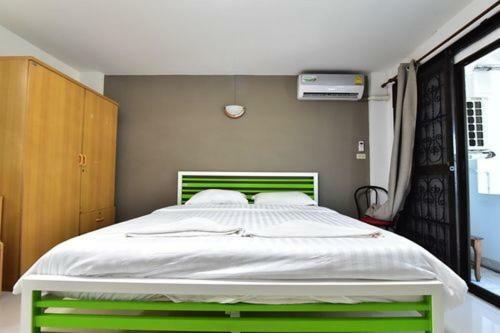 Escobar Guesthouse ジョムティエンビーチ エクステリア 写真