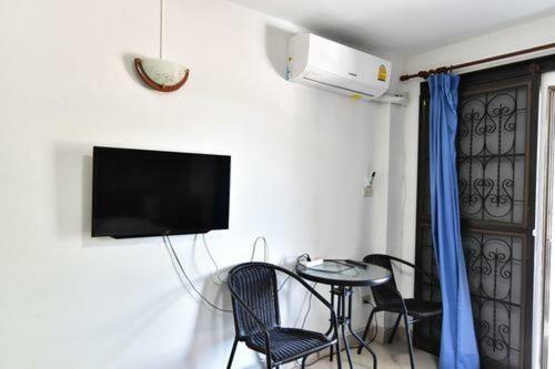 Escobar Guesthouse ジョムティエンビーチ エクステリア 写真